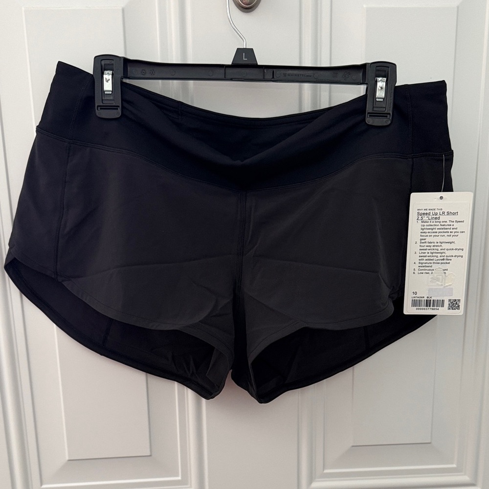 NWT Lululemon Speed Up Low-Rise Black Shorts with liner - size 10